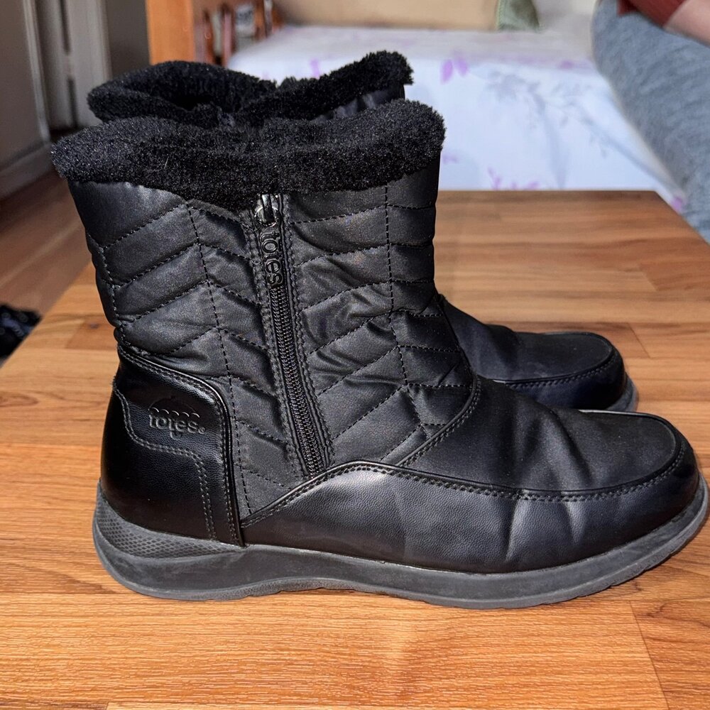 Totes Jara Black Waterproof Winter Ankle Snow Boots 10W Faux Fur Insole
